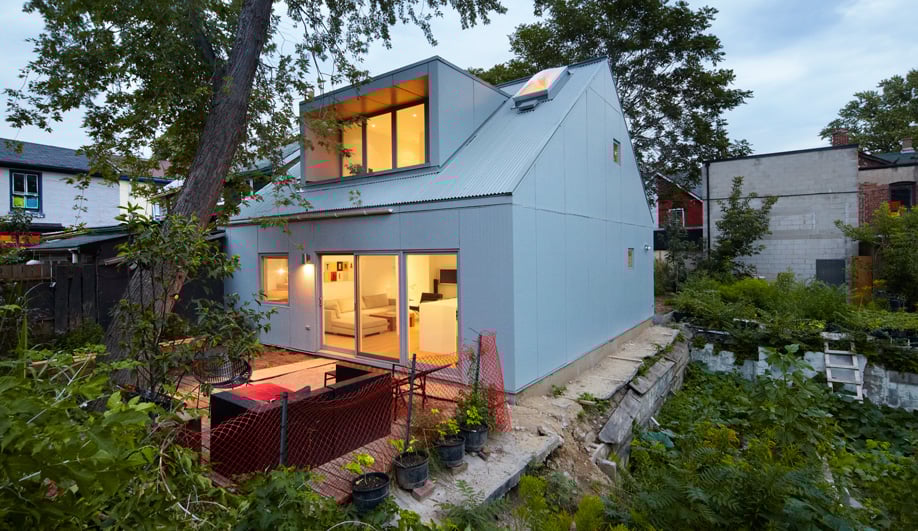 Tiny house in Toronto, Ontario, Superkül angular ceilings