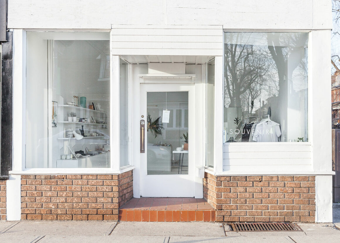 SOUVENIR STORE FRONT
