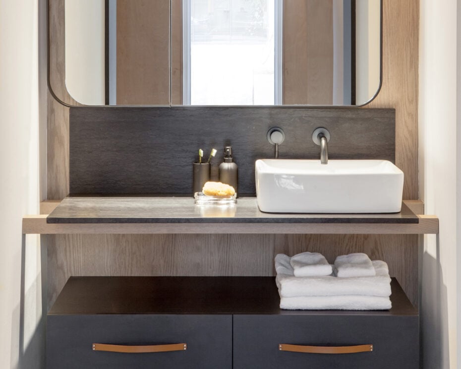 Adam Ochshorn West Queen West Condo - Mason Studio