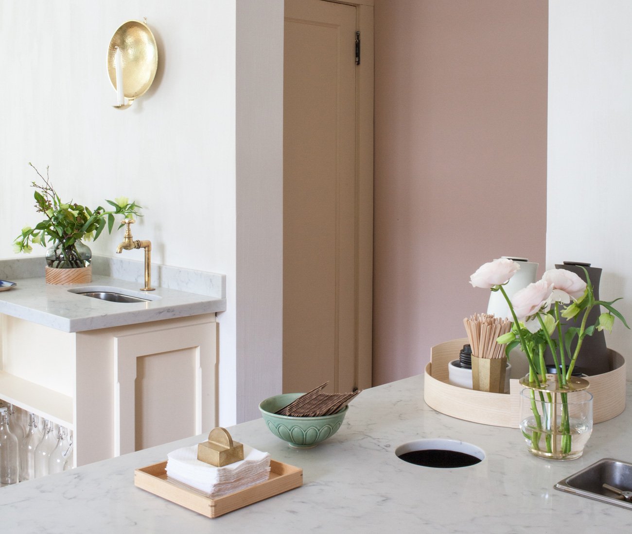 marble countertop on bar