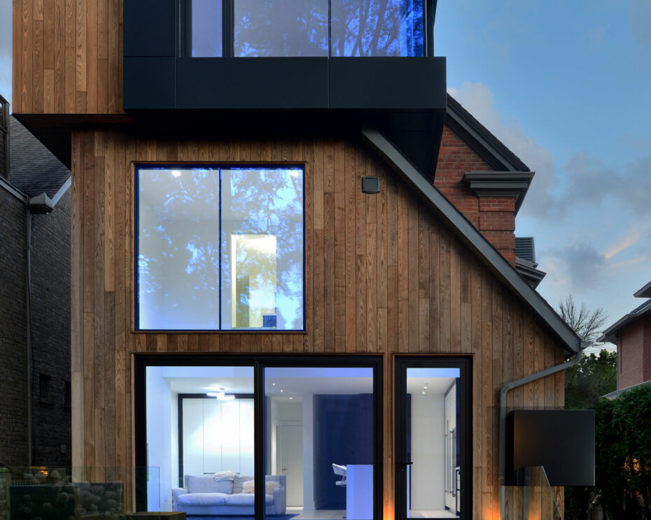 Modern house design with wood exterior cladding and big windows - Yorkville Design Centre - Thomas Tampold