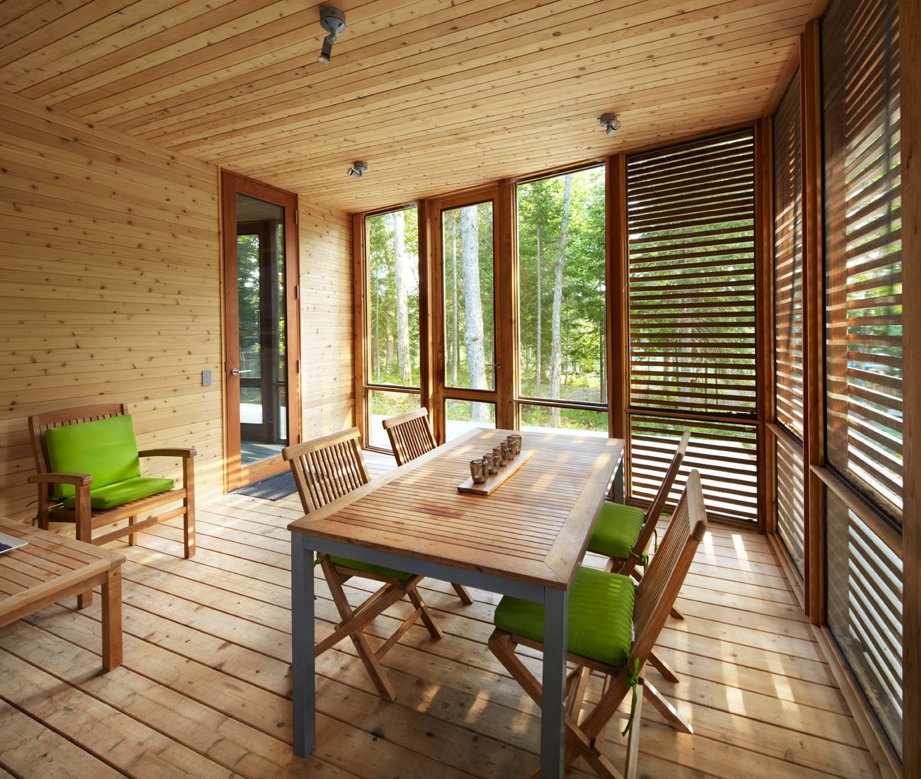 Room cladded with wood - Superkül Architecture