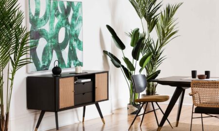 Mobilia Toronto - Modern sideboard with a painting on the wall