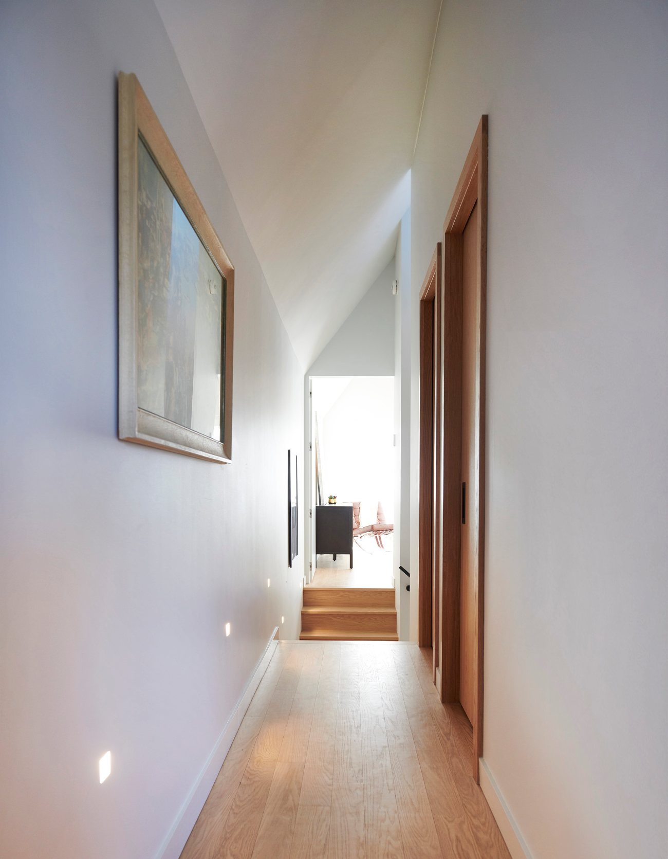 Curved Facade Home by Craig Race Architecture