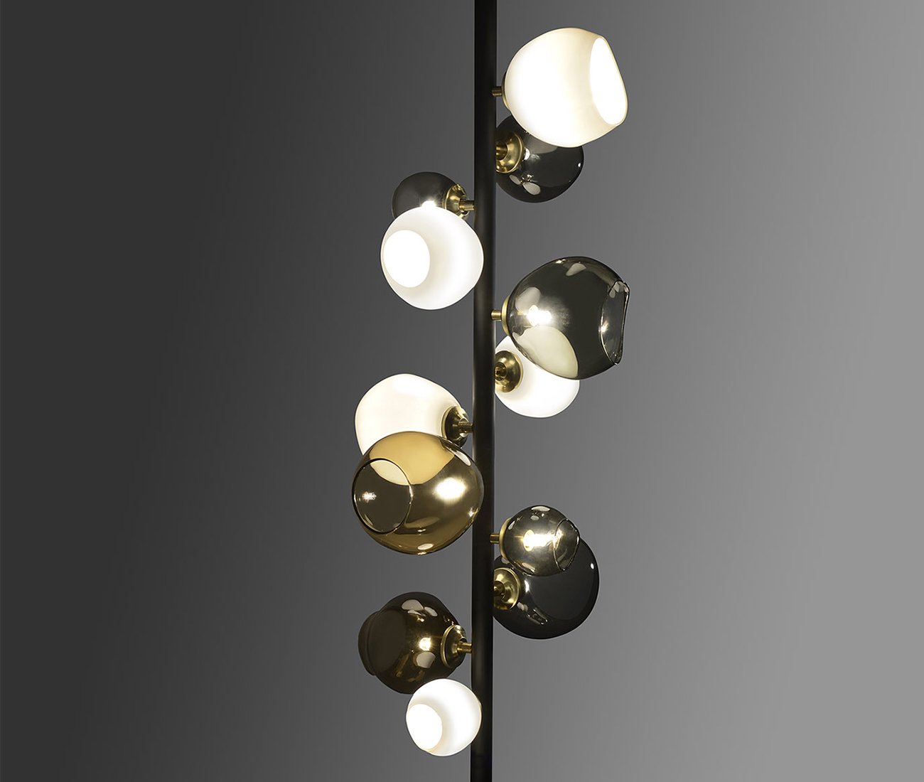 Canadian glass artist Karli Sears' Blooming Post Lamp - AM Studio lighting