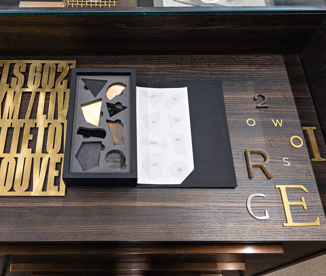 Signage elements by Filo Timo.