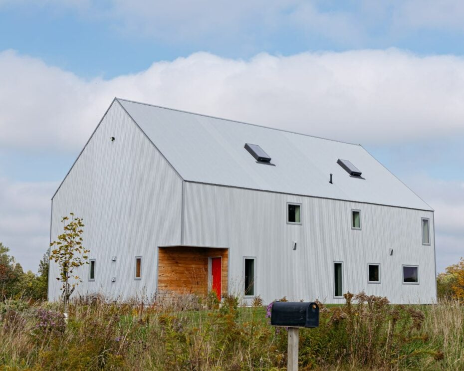 Barn Farmhouse - Dan Nuttall