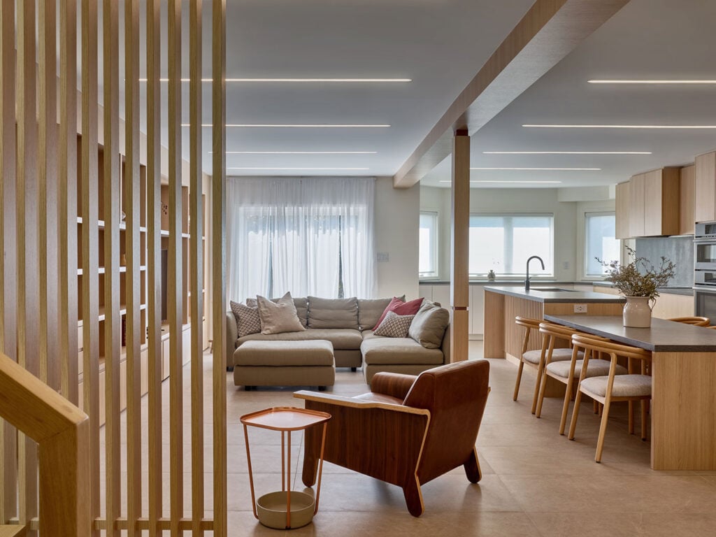 beams Harty House by Atelier Sun