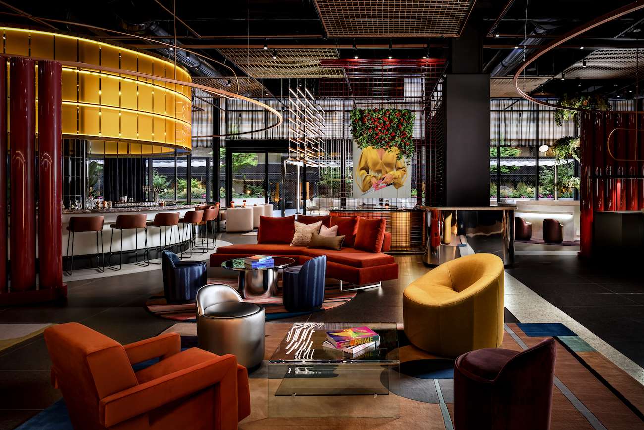lounge area 