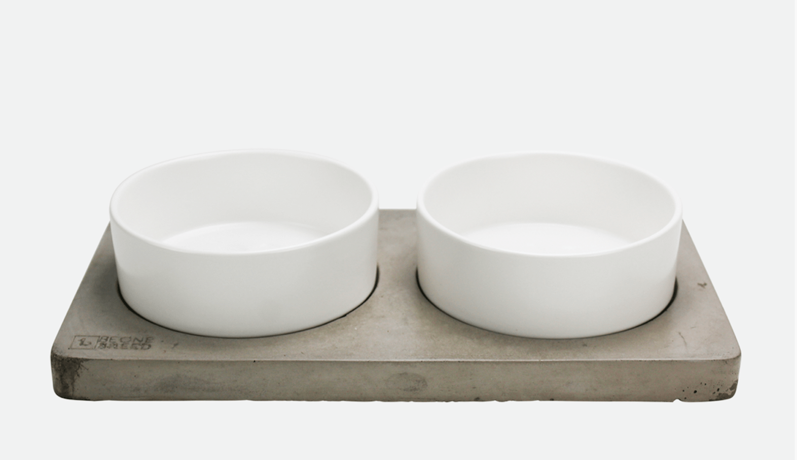 BeOneBreed concrete pet feeding station