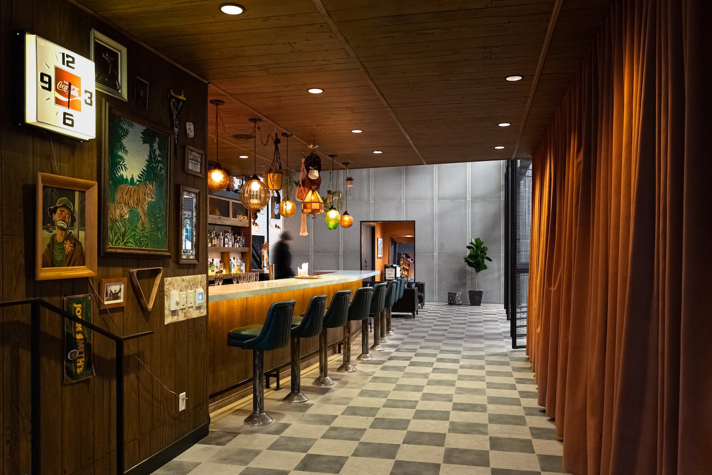 Workspace Design, dive bar