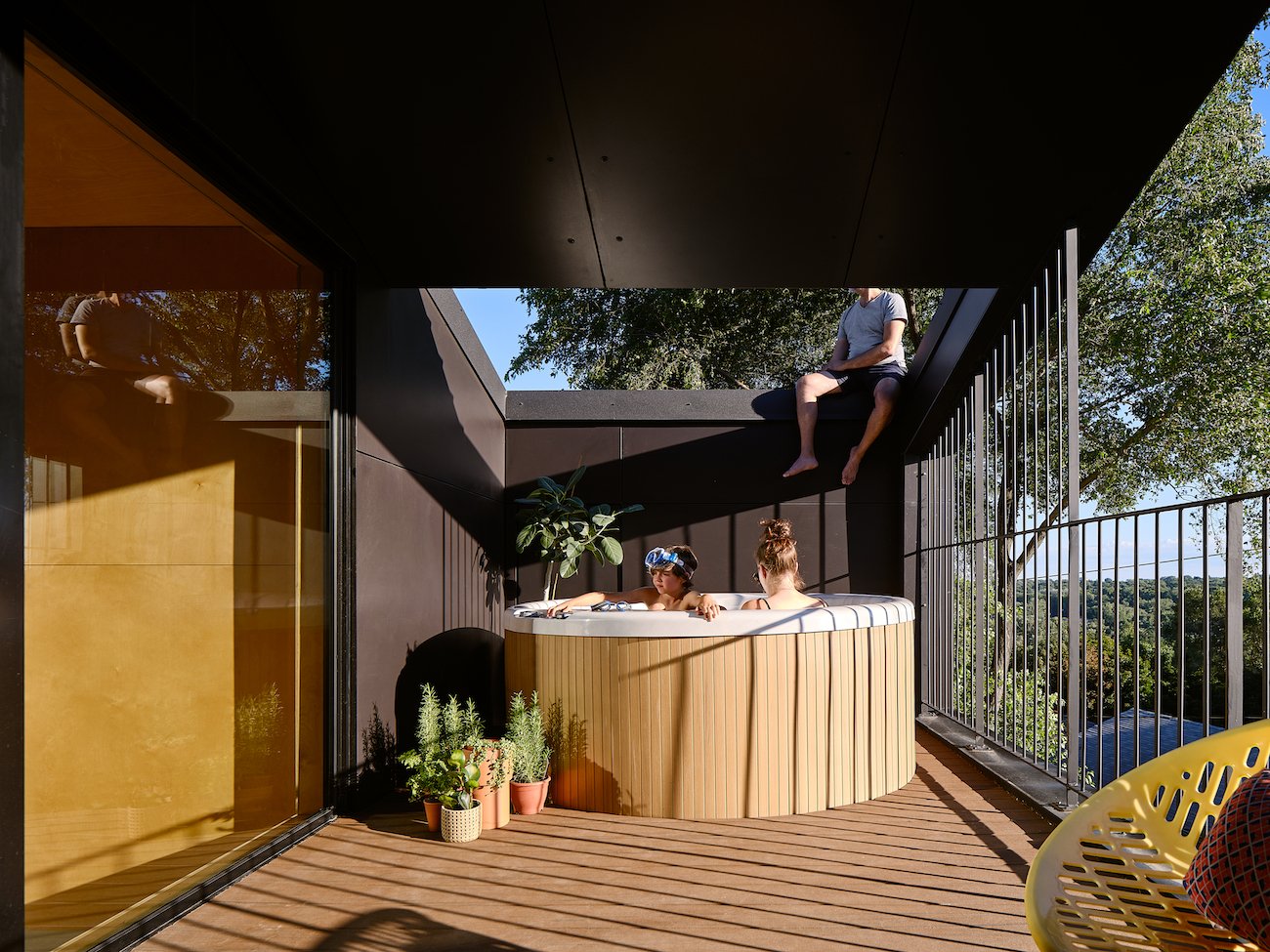 Batay-Csorba Hot Tub, Toronto Home