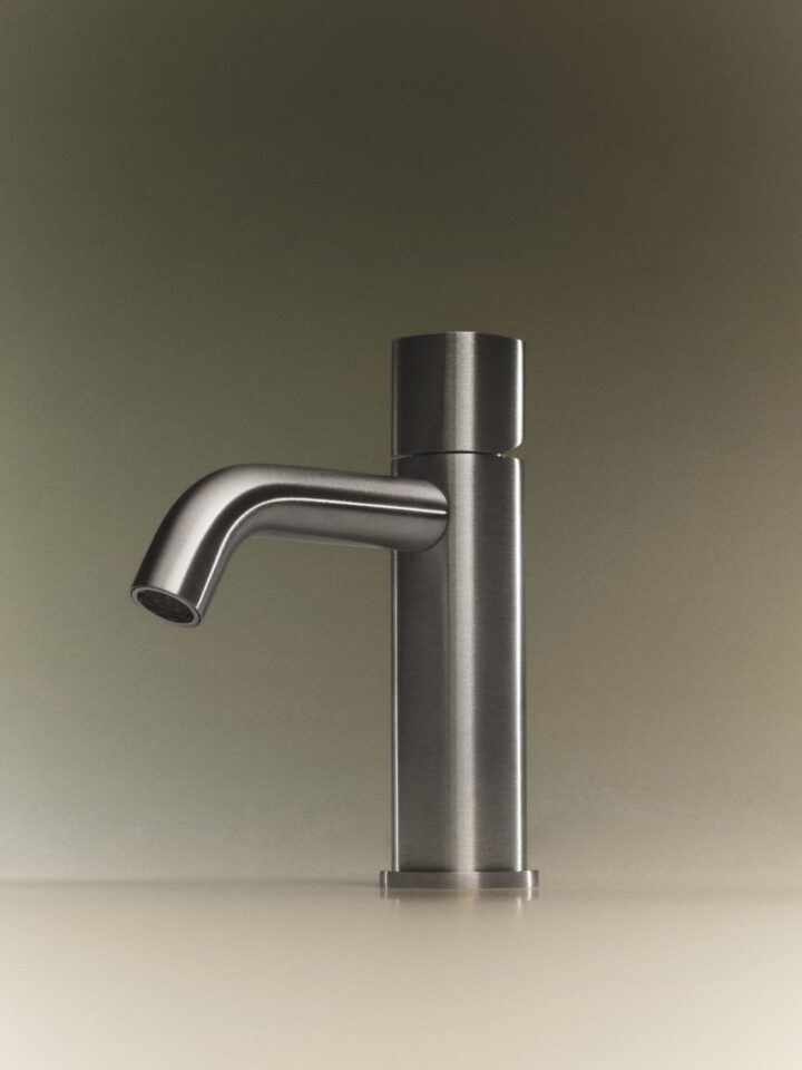 Modern sink faucet